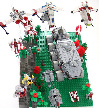 Illustration for article titled Using Hundreds of LEGO Star Wars Mini-Spaceships to Create Huge Battles